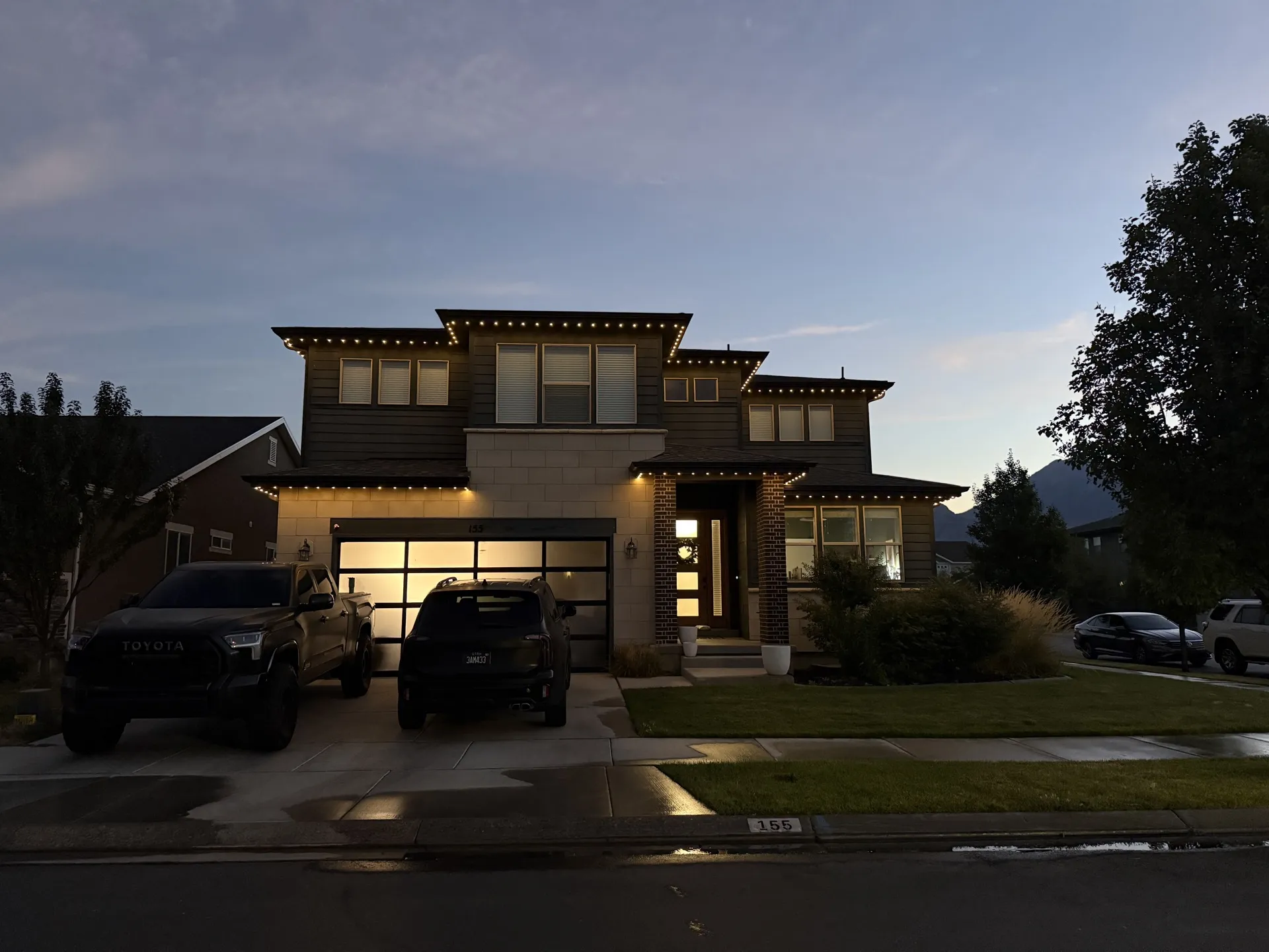 Modern Utah home with permanent LED roofline and soffit lighting